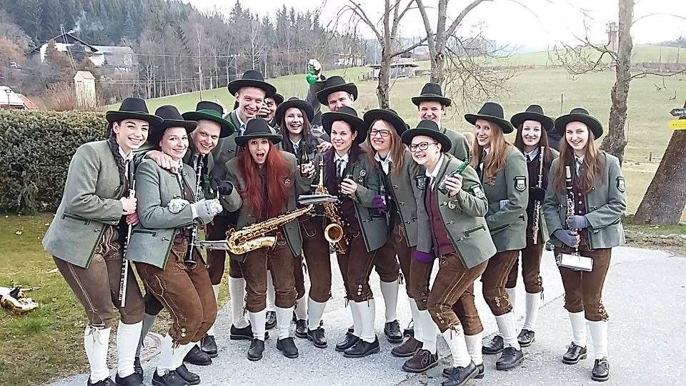 Die fröhlichen Leute vom Musikverein Miesenbach