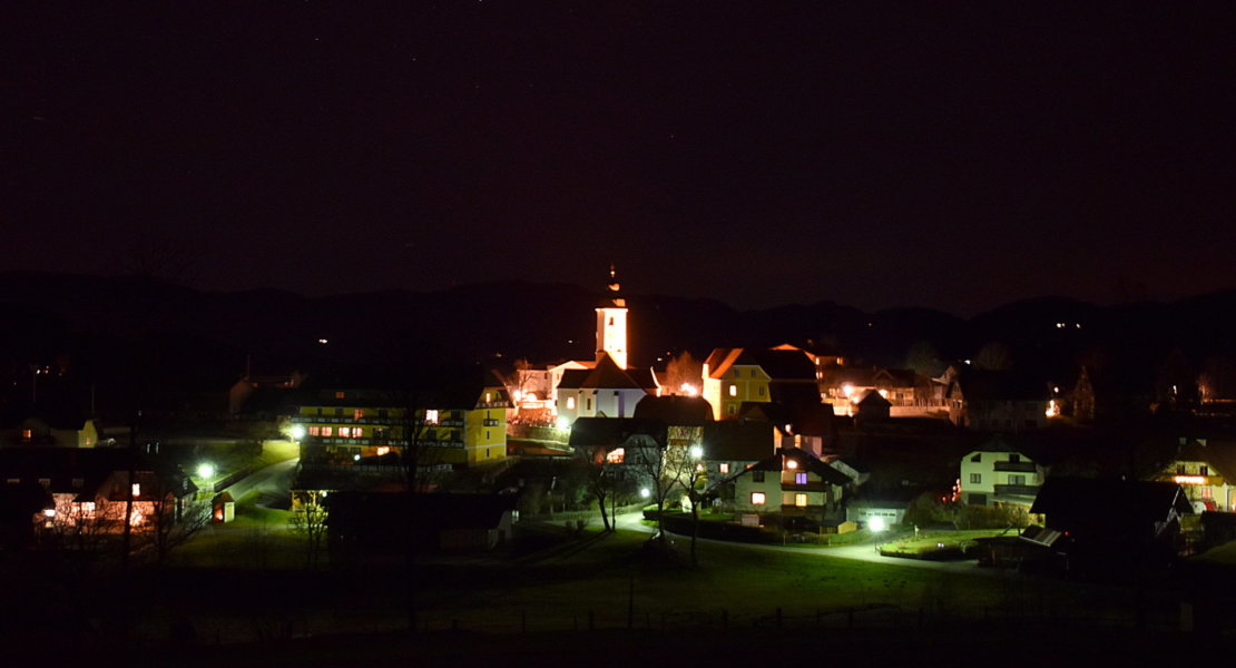 Miesenbach bei Nacht