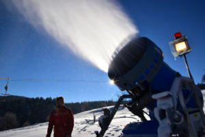 Patrick Wiesenhofer beim Scheumachen auf der Flutlicht-Piste