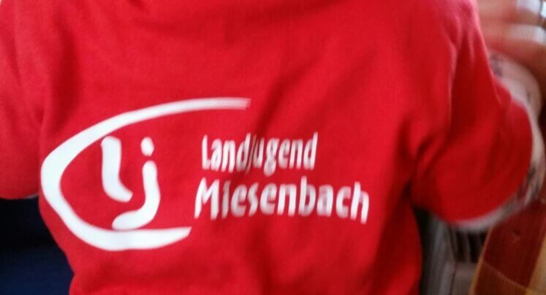 Landjugend Milena mit ihrem neuen T-Shirt