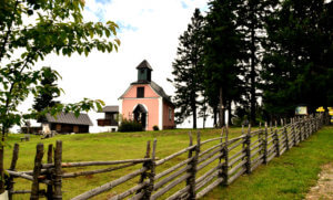 Sommer Miesenbach Wildwiese Kapelle