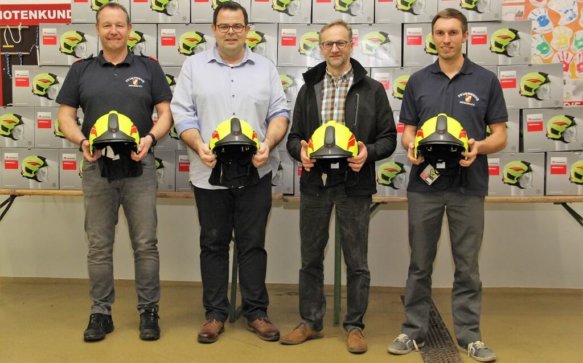 Neue Helme für die FF Miesenbach