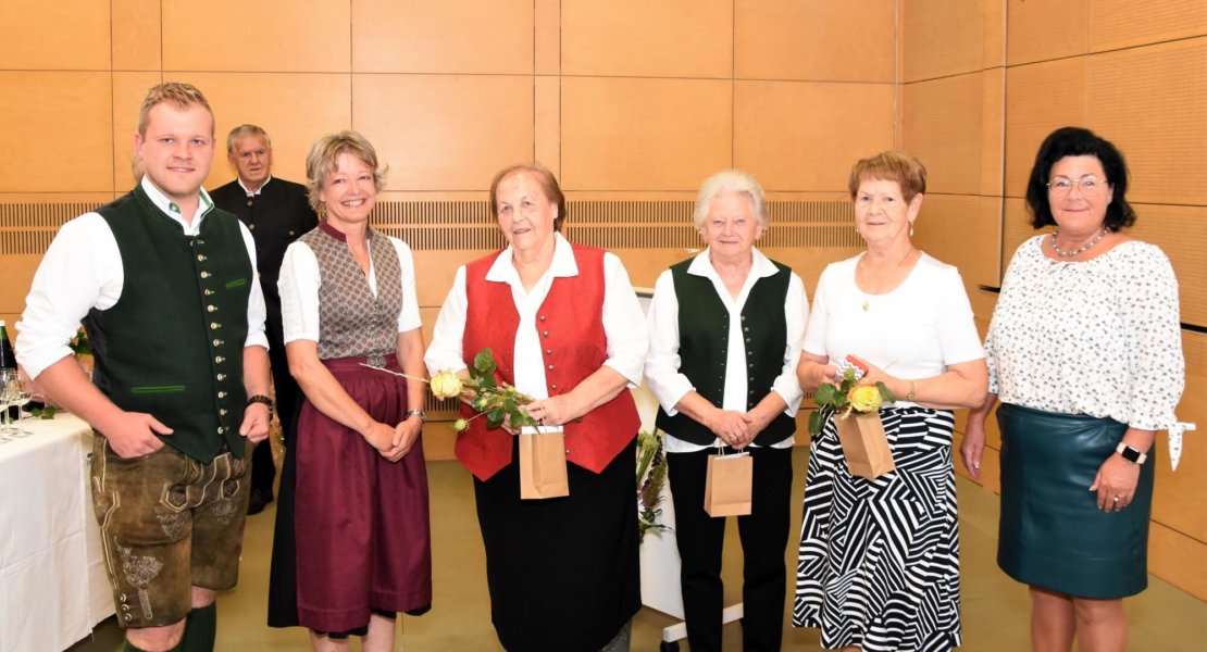 Die Gemeinde Miesenbach gratuliert