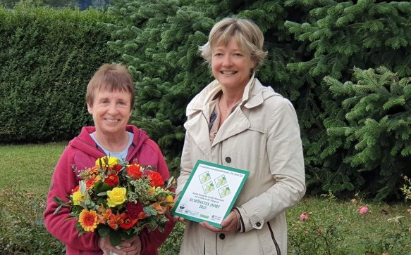 Vier Floras für unseren Blumenschmuck